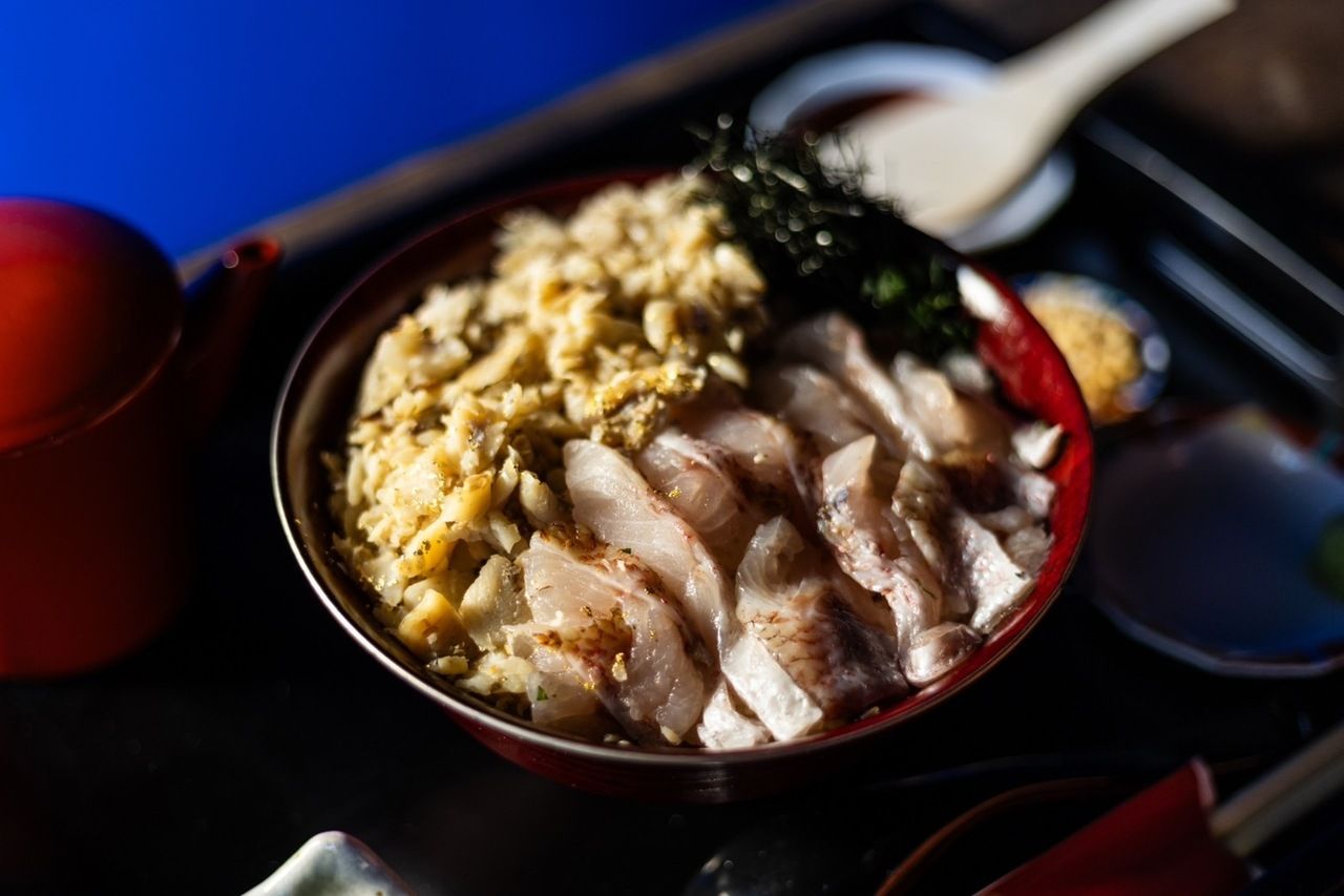 [Our specialty] Half & Half Nodoguro Rice Bowl, Regular Size