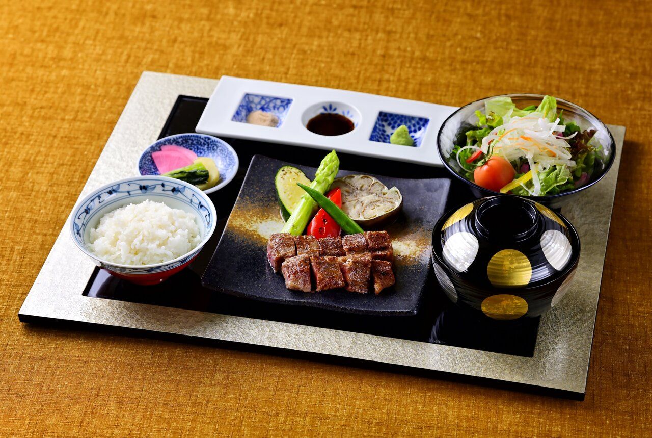 Lunch Kunugiza Beef Steak Set