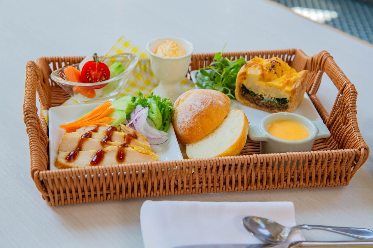 Moore House Basket Lunch | Awaji Chicken Teriyaki (Drink Set)