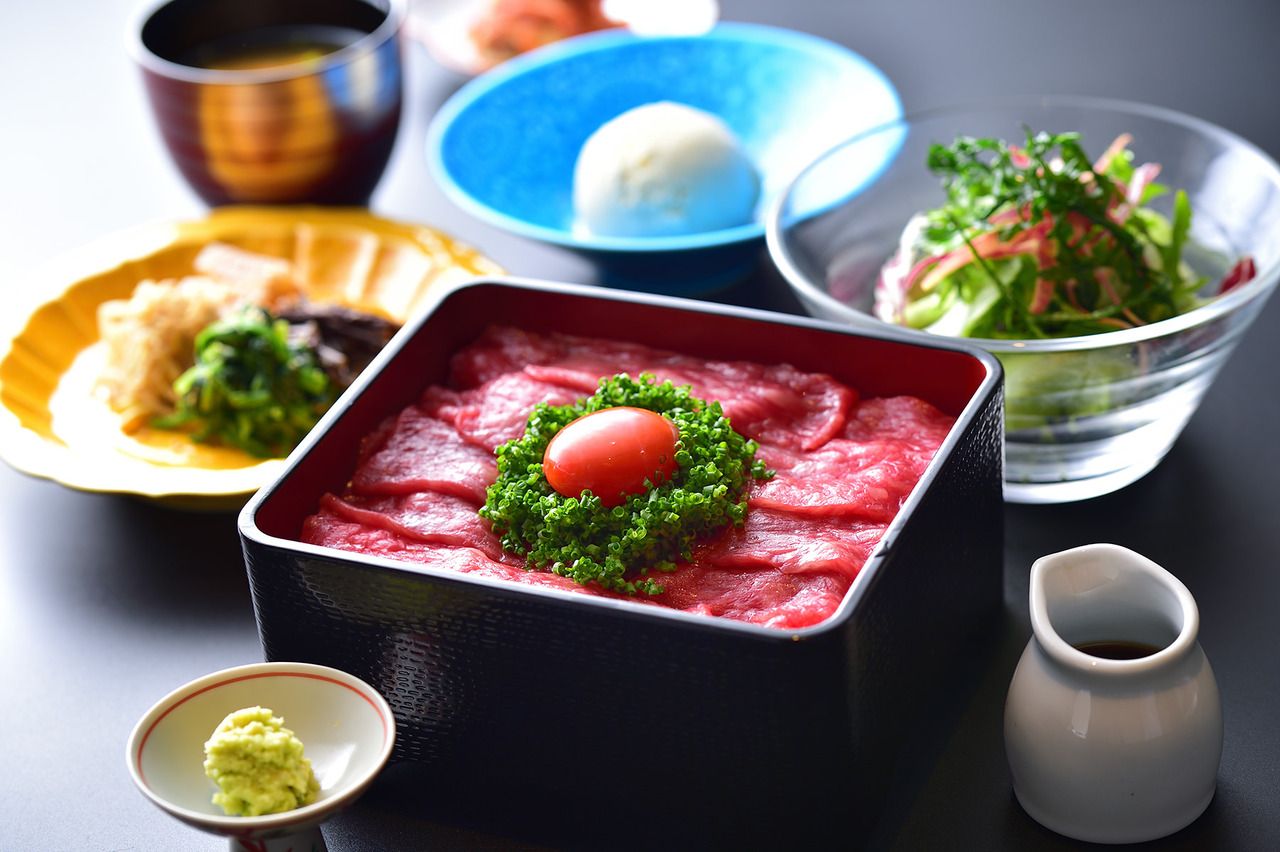 サーロインユッケ重