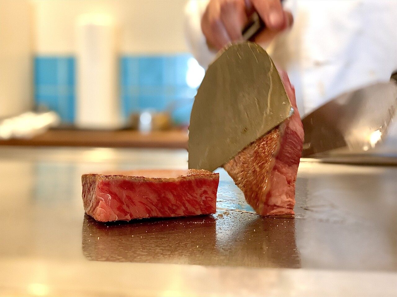 メインは仙台牛赤身ステーキ 全8皿