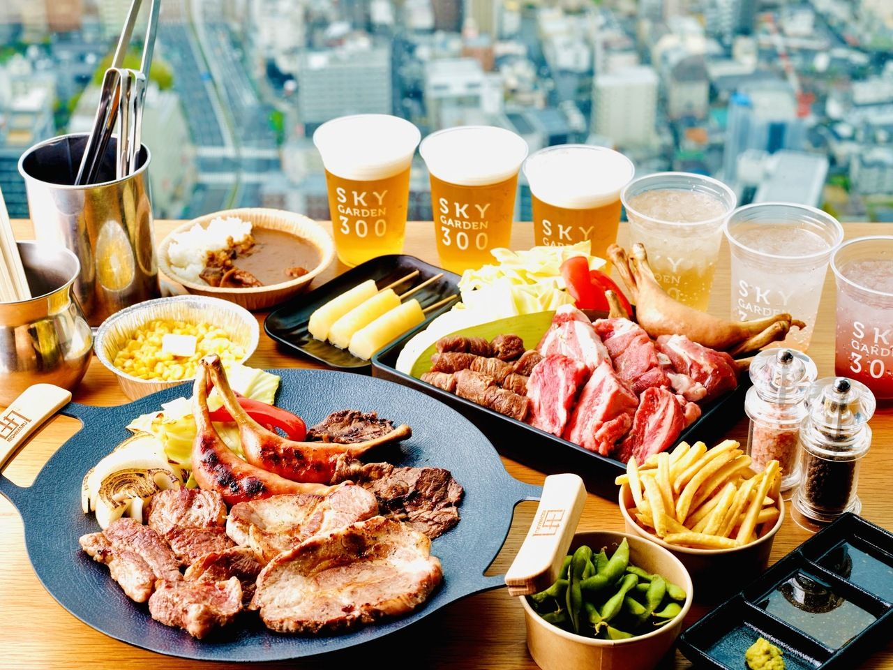 [BBQ with Food] 《Standard BBQ plan with 4 kinds of thick-cut short ribs & beef skirt steak to enjoy at the observation deck 300 meters above ground - 2-hour limit》 (Observation deck fee not included)