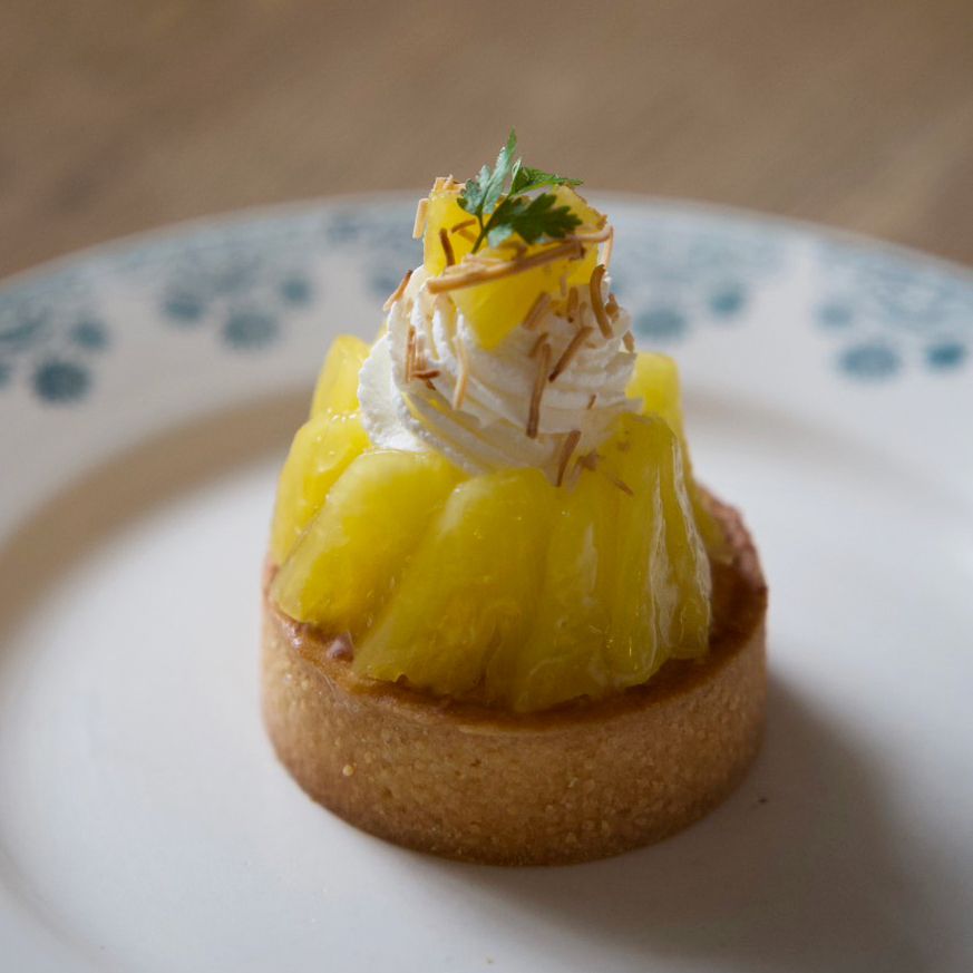 Ripe pineapple and coconut tart
