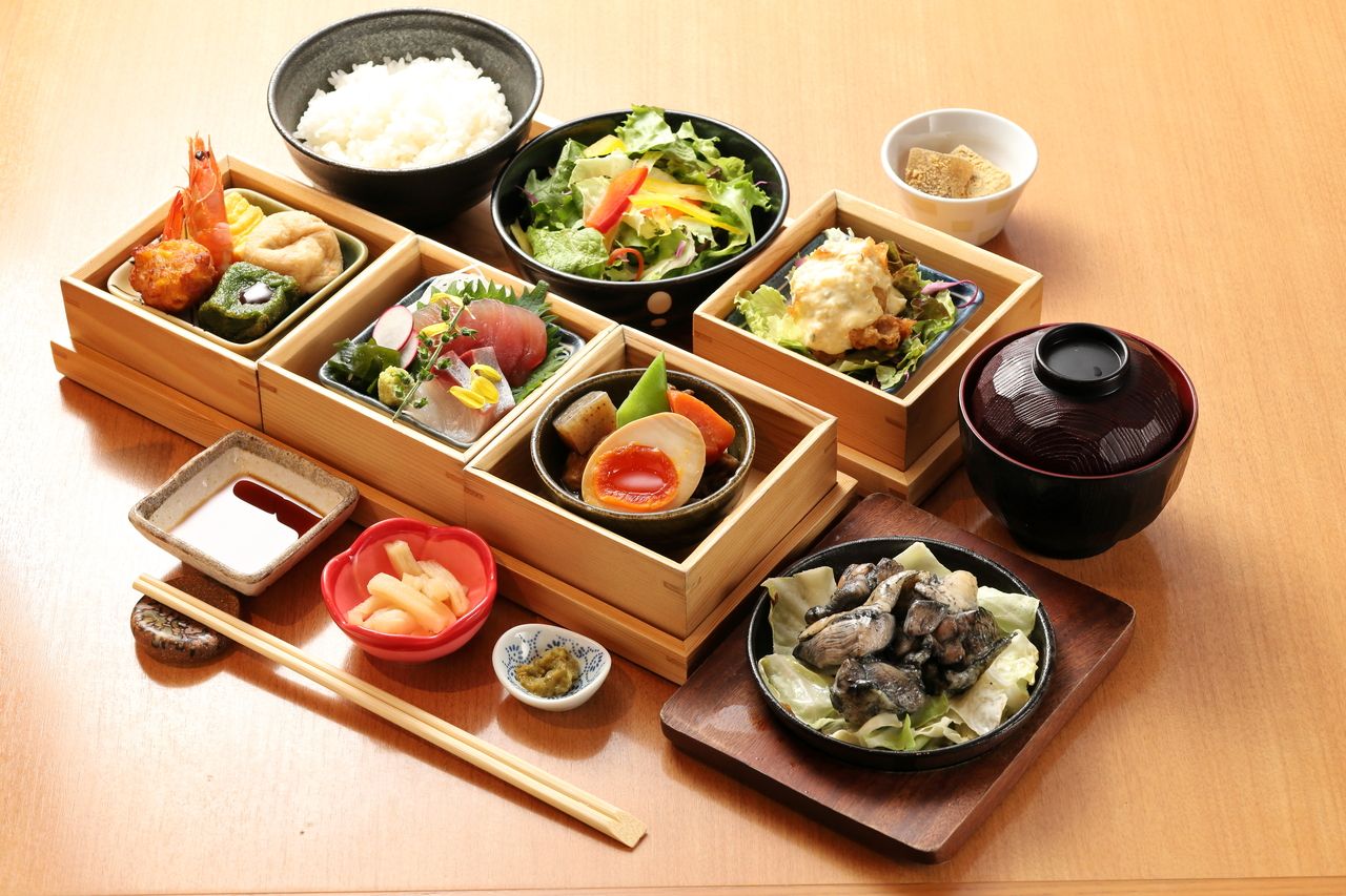 【数量限定】宮崎堪能御膳〈全1０品〉2,980円（税込）　