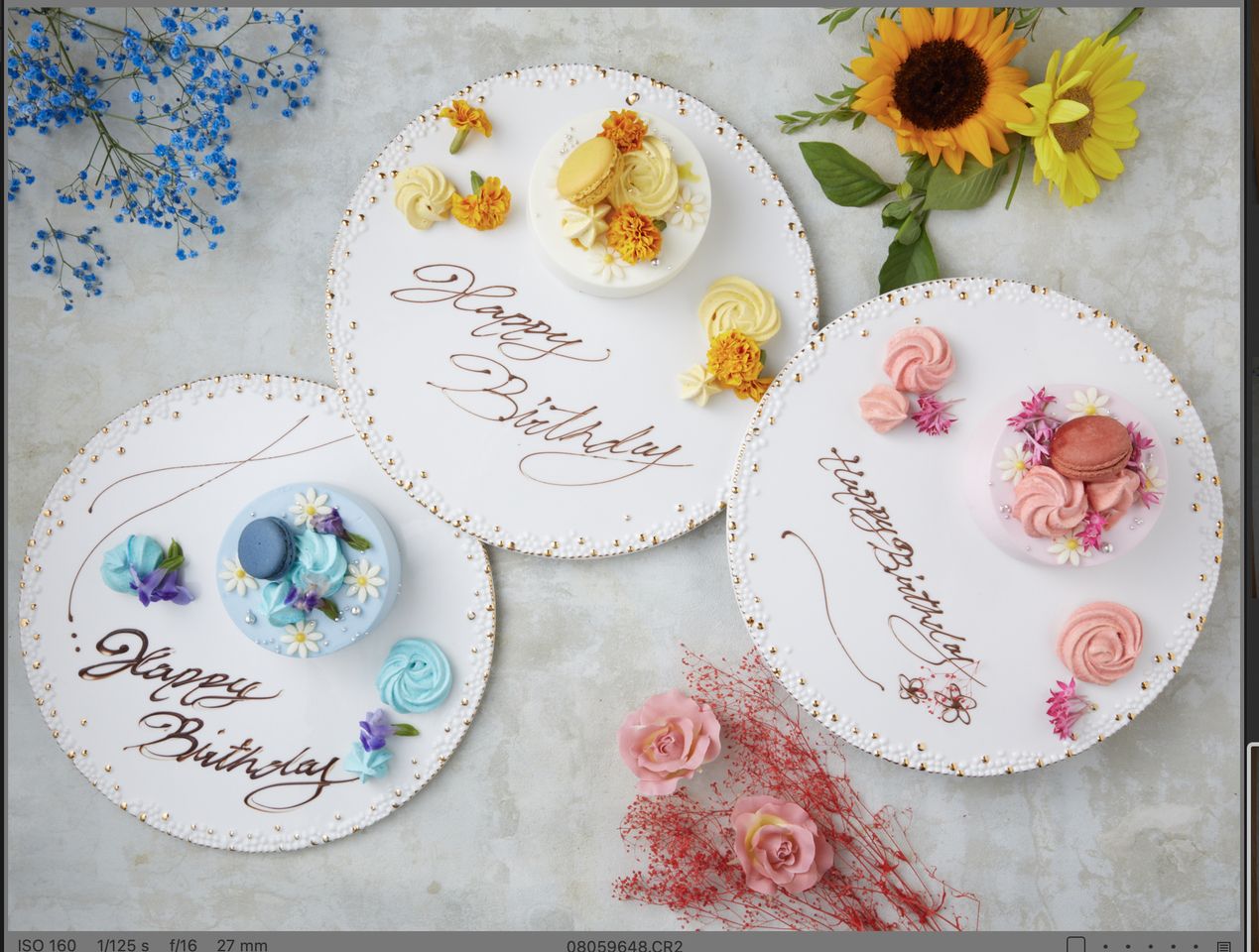 Available from September — New CK Plan (7 items): Premium Anniversary Plan with a macaron cake in your choice of color. (Please enter any cake message in the “Special requests” field.) Weekend surcharge: +¥300