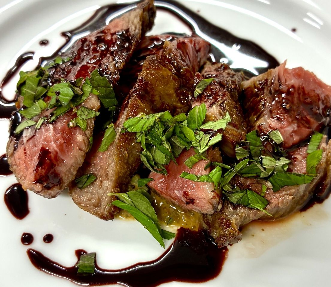 【Wagyu Dinner Course】全５皿：スタートの一皿・冷菜・温菜・魚料理・和牛ステーキ