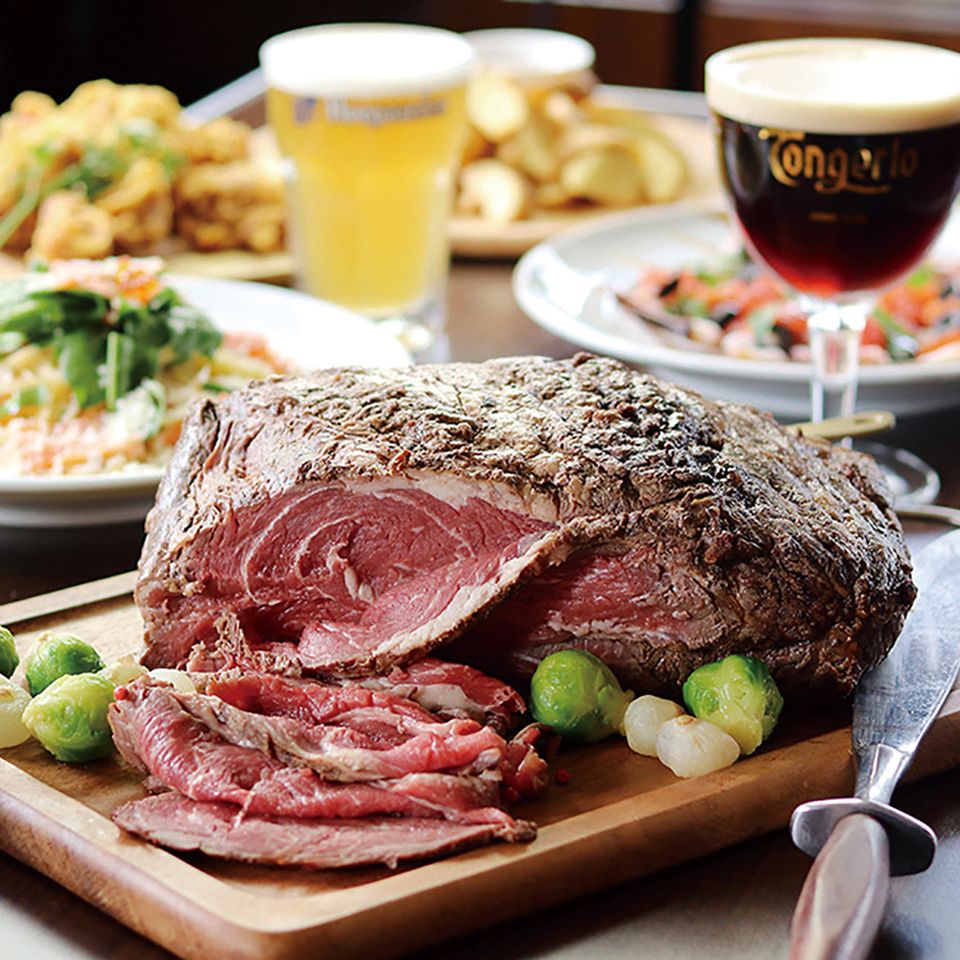 Casual Value: 11 hearty dishes including cheese risotto, pasta, and grilled young chicken — ¥4,200 (includes all-you-can-drink)