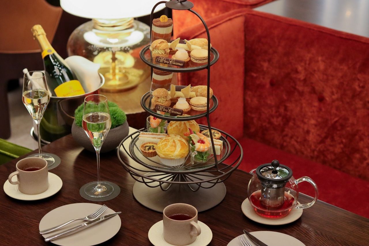 Pierre Hermé Paris Festive Afternoon Tea"グラスシャンパン付き" 