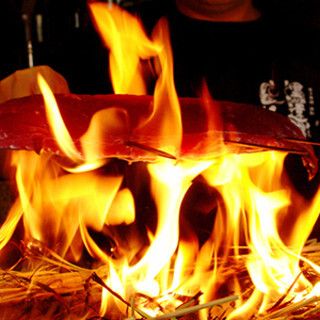 【12月-2月】鰹藁焼き×鰹お造り×寒鰤の藁焼き　豪華藁焼き堪能！3種合盛り　安芸の舞コース（2時間飲み放題付き）