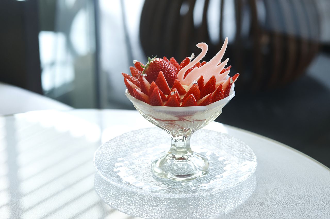 Strawberry Parfait (with coffee or tea) [90-min seating]