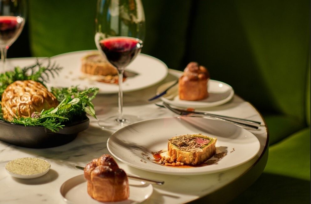 【31 December Only】New Year's Eve 7 course Dinner with a glass of champagne 