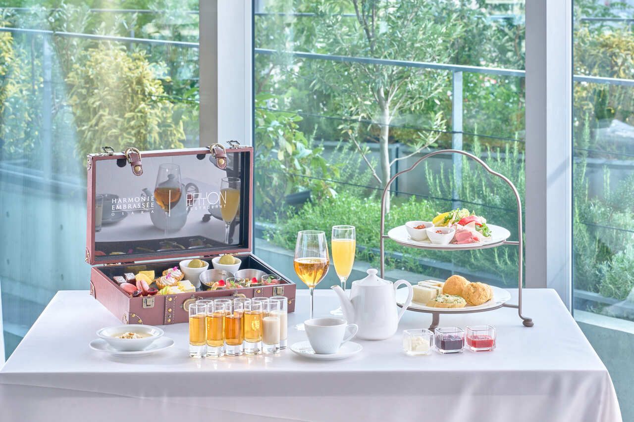 【土日祝限定アフタヌーンティー】スイーツ・オードブル・ムレスナの紅茶など食べ飲み放題！¥8000！