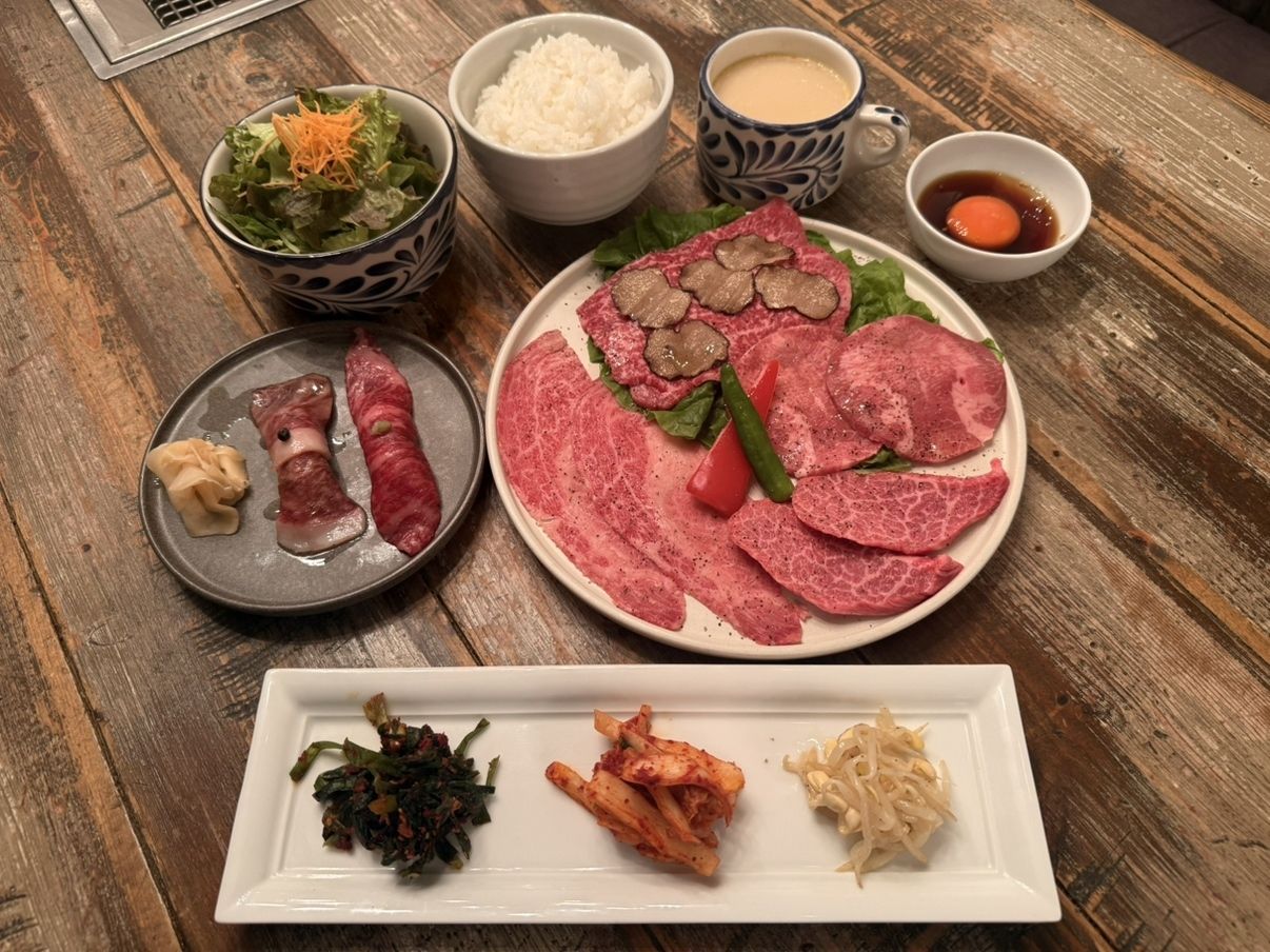 リッチ焼肉ランチセット　～3種のリンゴスイーツ付き～