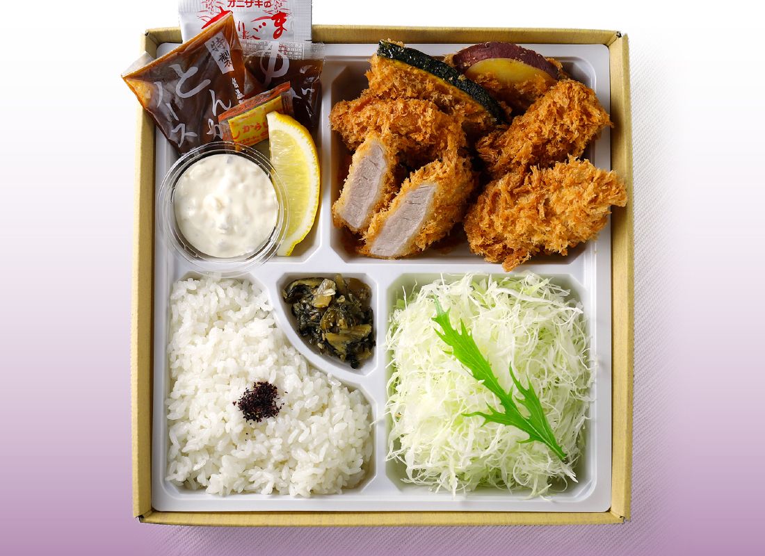 牡蠣フライとヒレかつ弁当