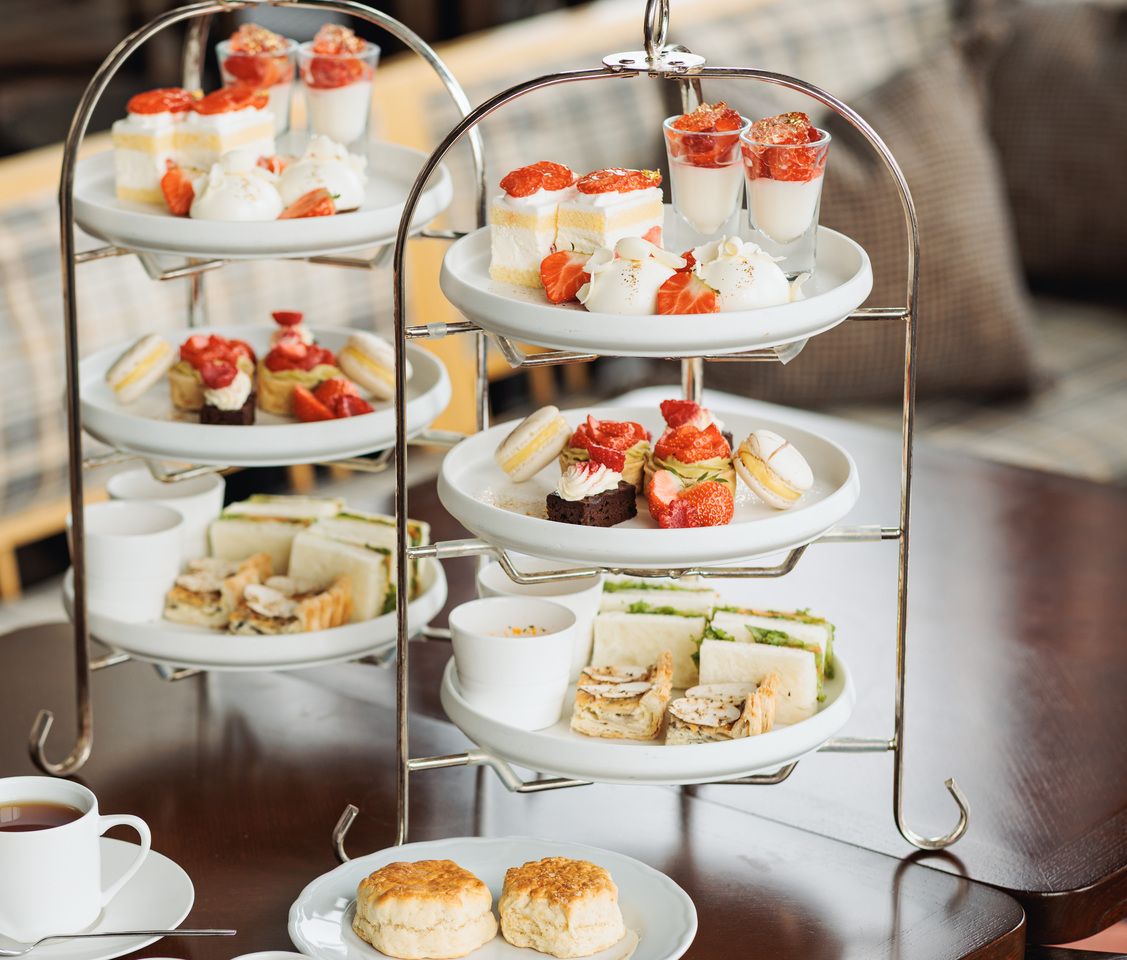 【2026年1月7日〜土日祝】季節限定 ORIENTAL AFTERNOON TEA　“ストロベリー”アフタヌーンティースタンド＋ノンアルコールフリードリンク