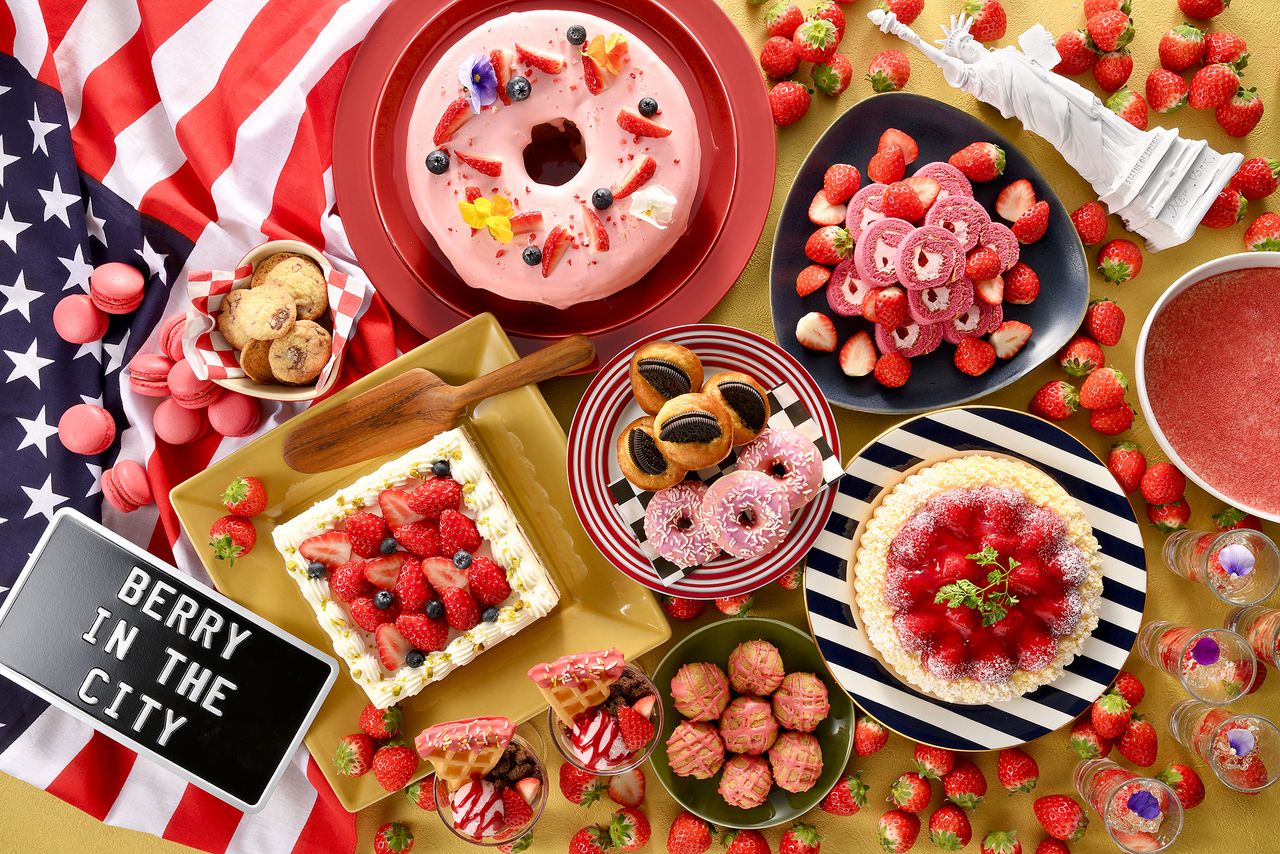 【GW・大人】Berry in the City ～鮮やかな赤が灯す、ニューヨークの街角気分を愉しむ ストロベリースイーツ＆ディナービュッフェ～