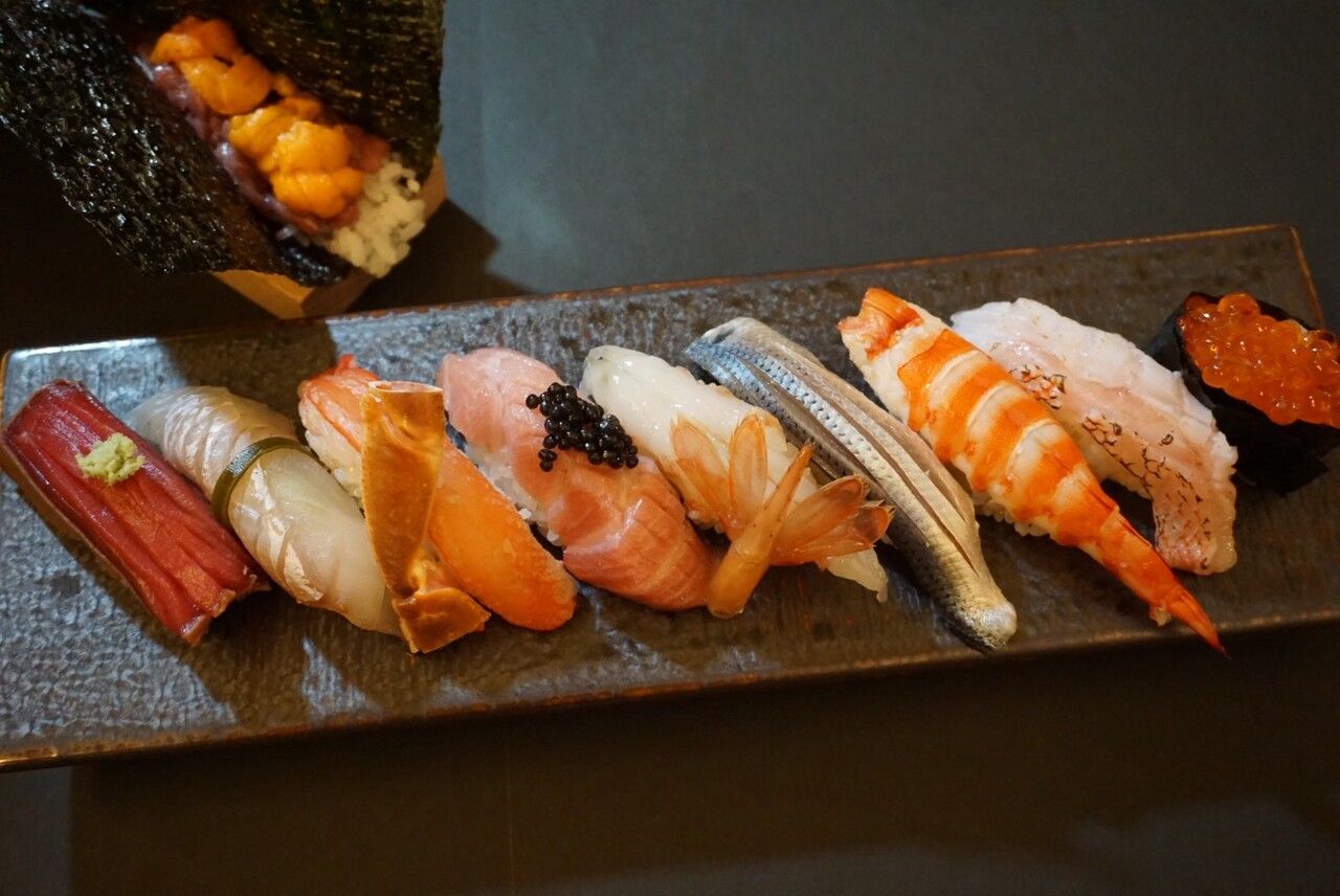 Chef's choice (OMAKASE) nigiri sushi set (includes transportation within the Niseko area) *Reservations can be made up until 4:00 PM on the day