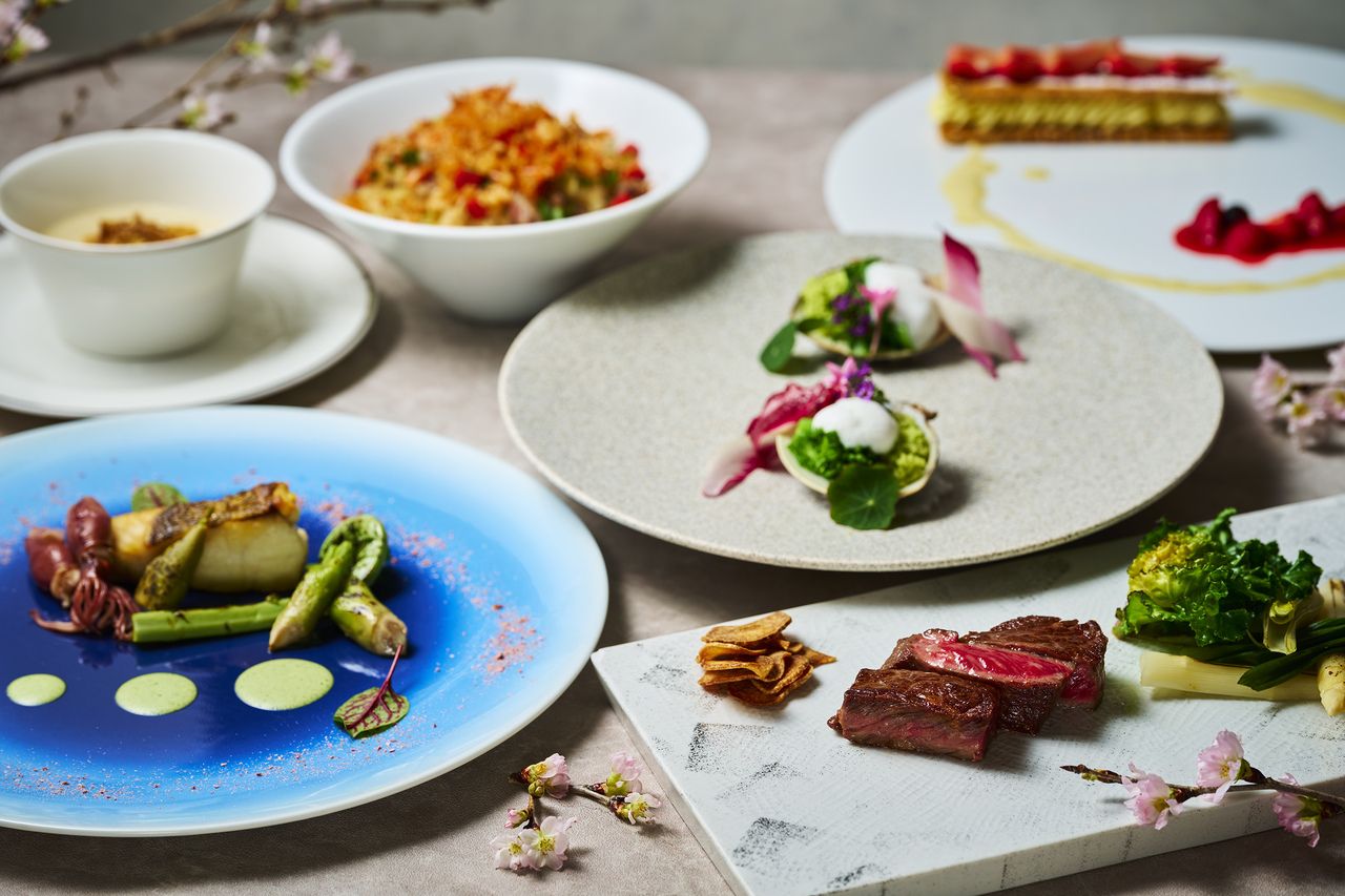 Savor the luxurious flavors of spring with our weekday-only lunch course, Sakuraishi (available from March 1st to May 8th)
