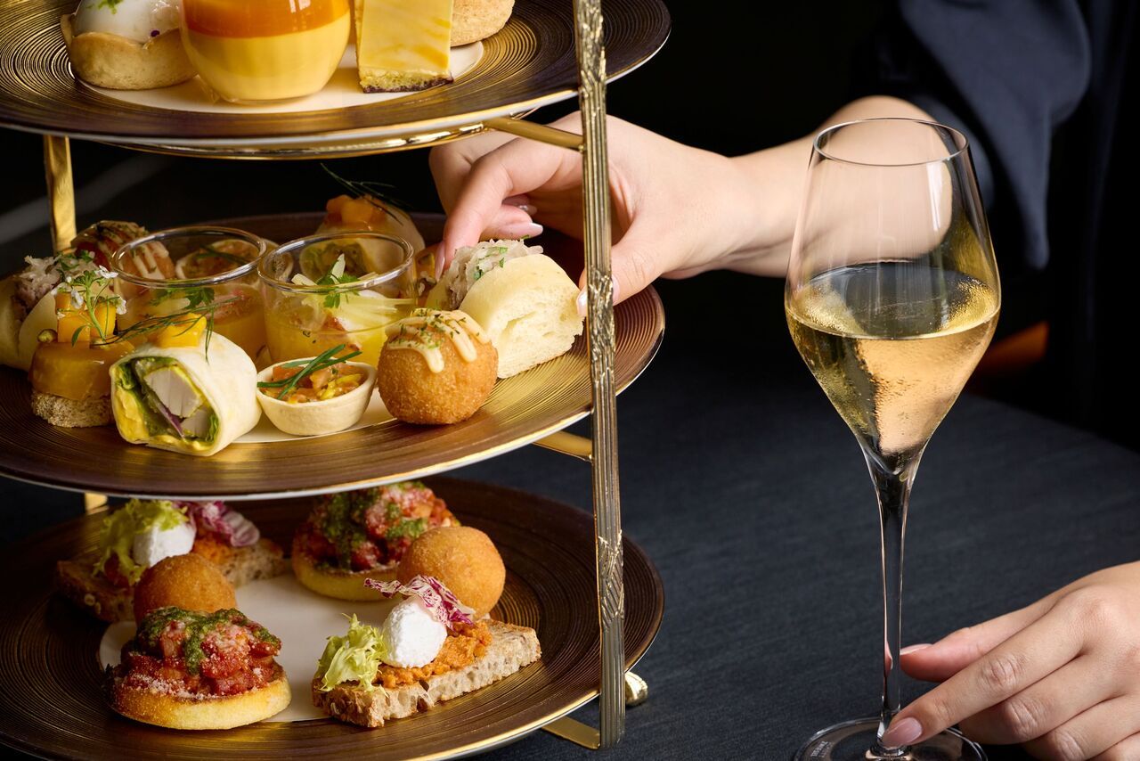 【Evening High Tea 5/1-6/30】 Bubbles & Bites Bubbles & Bites with 90 mins Free Flow of The Peninsula Champagne