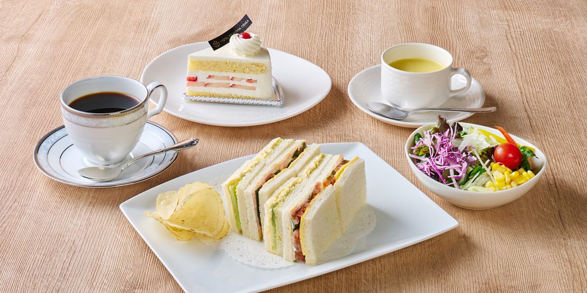 4/20～ミックスサンドウィッチセット＋ケーキ１つ＋コーヒー又は紅茶付き