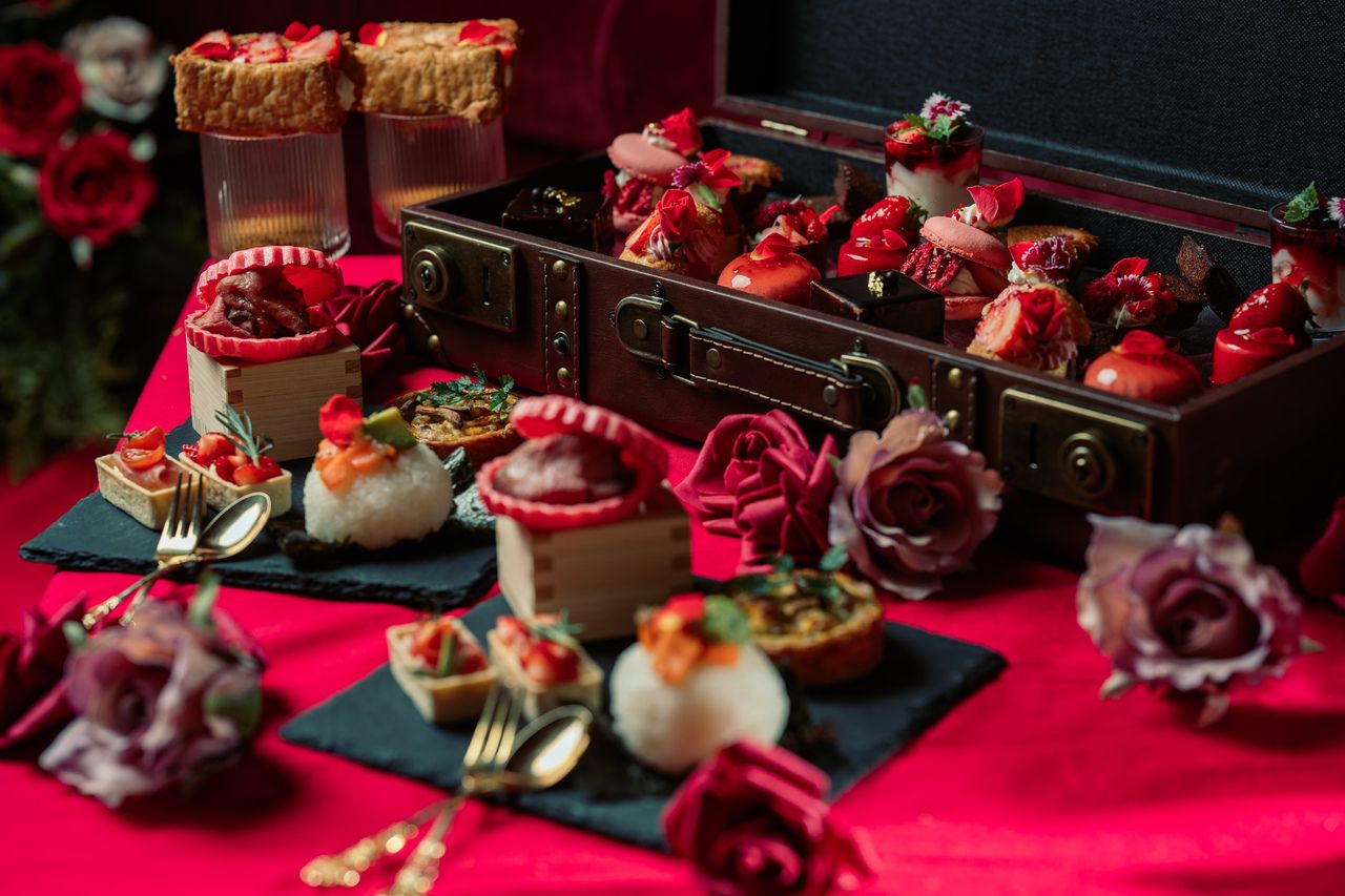 ROSE TRUNK BOX AFTERNOON TEA～Kyoto Rose Feast～