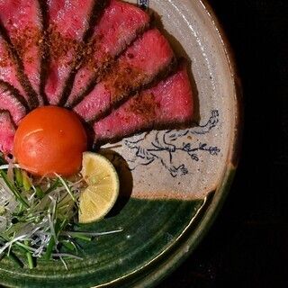 以和牛為特色的日式肉類料理。