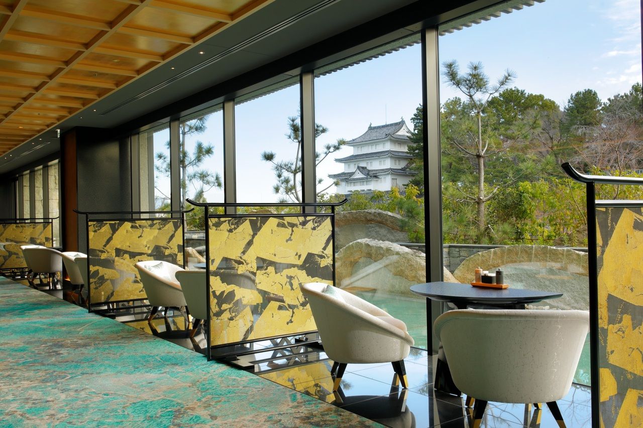 [Window seat guaranteed] Lunch Set + complimentary champagne toast included