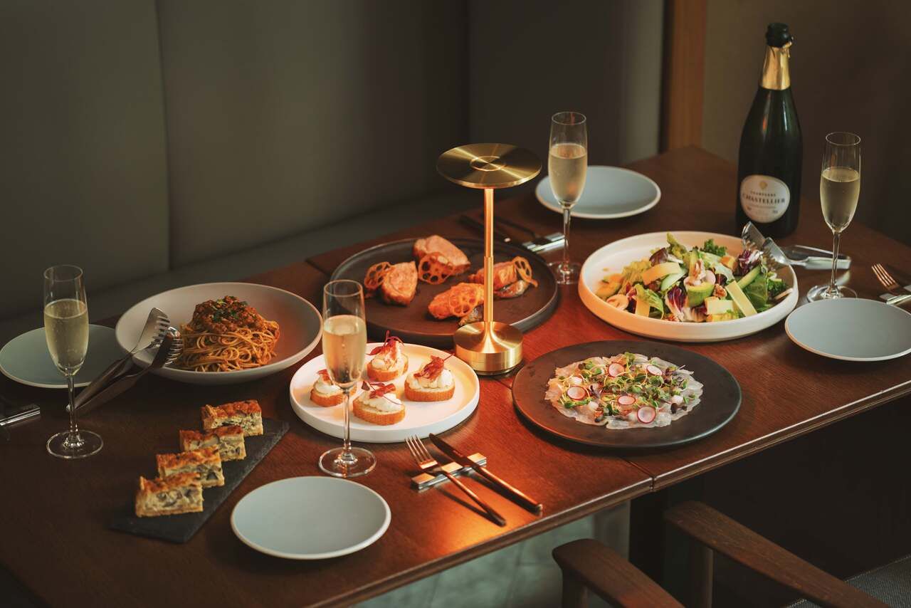 [3-Hour All-You-Can-Drink Party Plan] Seven shareable dishes plus 3 hours of unlimited drinks, including sparkling wine.