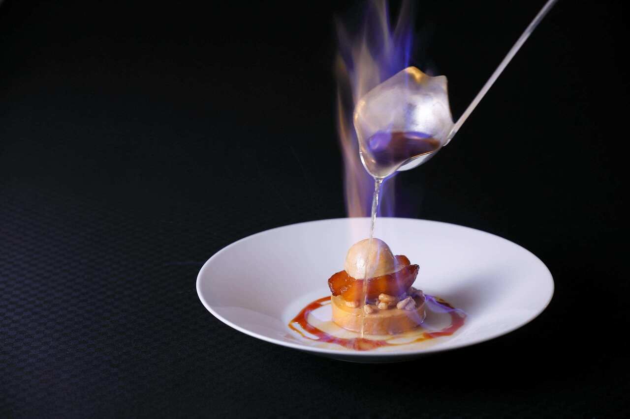 [Saisonales Dessert] - Gebackene Pfirsich-Alaska - (Inklusive Kaffee, Tee oder Kräutertee)