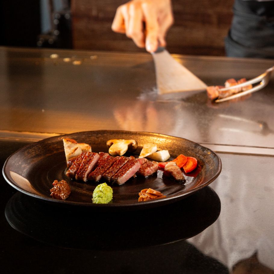 A Course Featuring Teppanyaki Salmon and Kobe Beef Premium Lean Cut Steak, and More – 7 Dishes