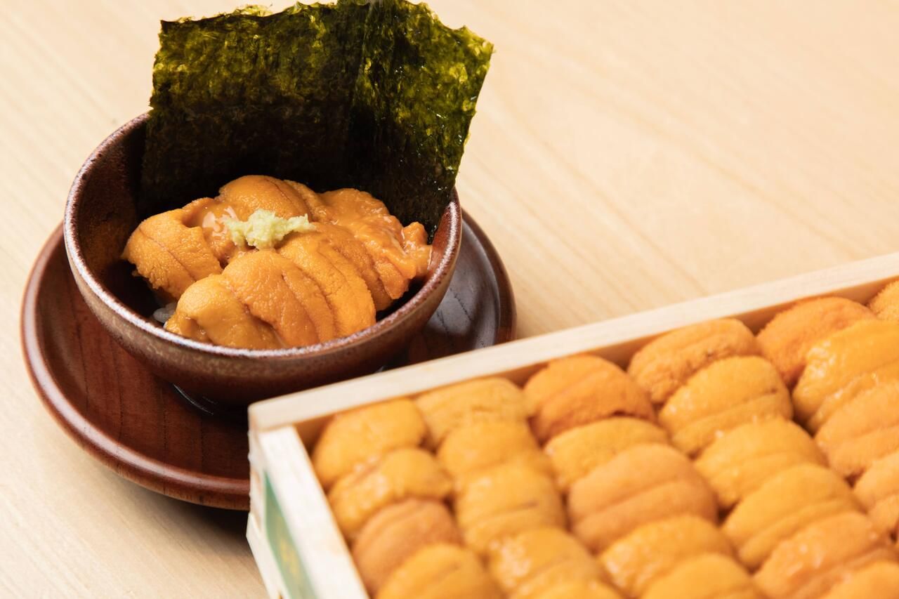 【雲丹ダブル/OMAKASEコース】特盛北海道産雲丹と旬食材を堪能する全16品(握り10貫/つまみ5品/お椀)