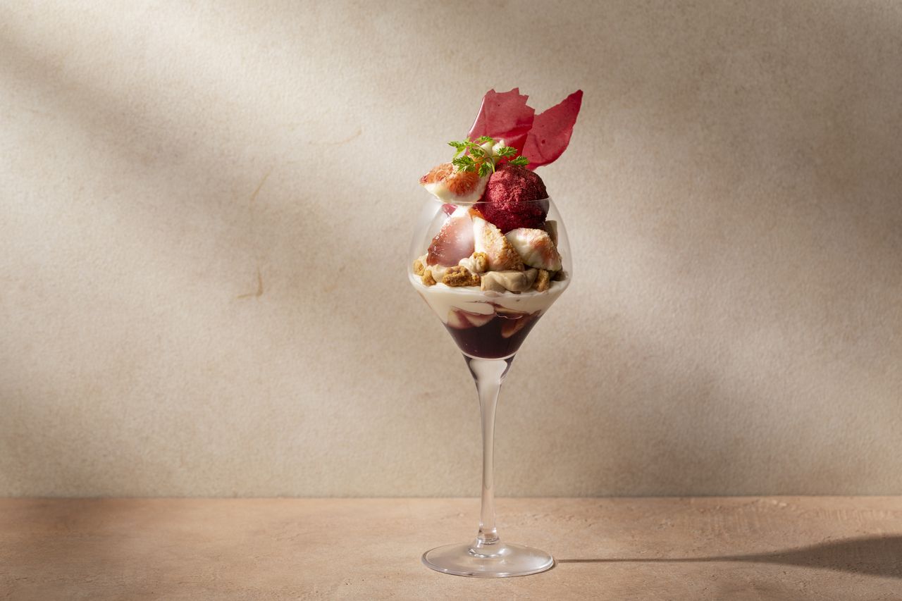 Parfait with fully ripe Kyoto figs