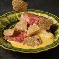 近江牛と神戸牛焼きすきの極上コース