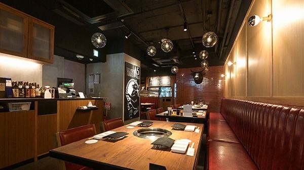 Table seats