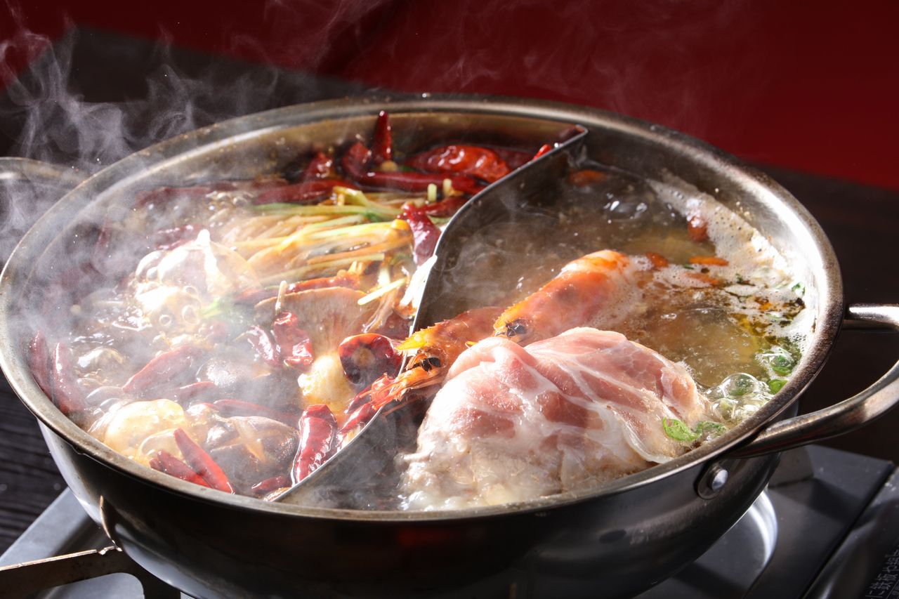 旨辛ダイニング 赤い壺 表参道店 - Restaurant Guide - TableCheck