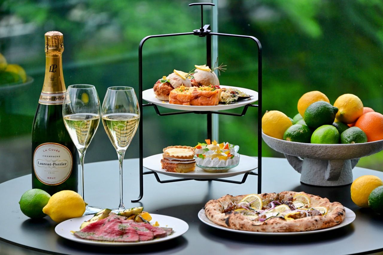 Rooftop Terrace / Novotel Nara - Restaurant Guide - TableCheck