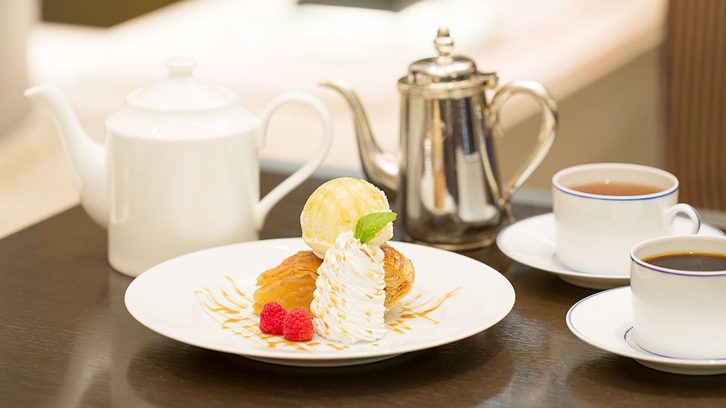 ティーラウンジ ベルクール - 神戸ポートピアホテル - Restaurant